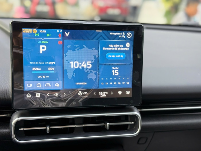 màn hình VF MPF7 điều khiển trung tâm 10.1 inch hiển thị đầy đủ thông tin và dễ quan sát khi sử dụng bản đồ để lái xe